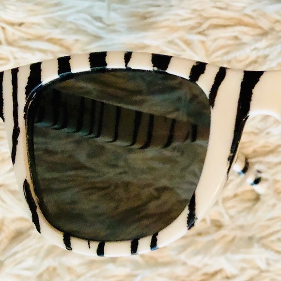 SAINT LAURENT SUNGLASSES - Picture 7 of 8